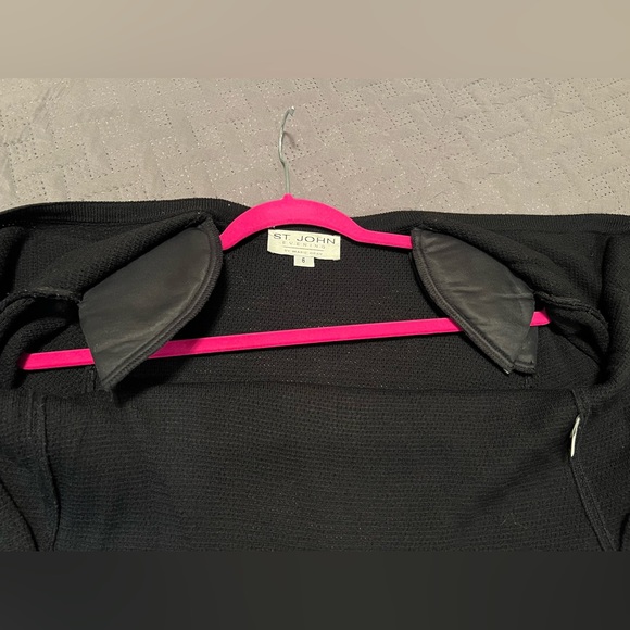 St. John Black Top - Picture 4 of 12